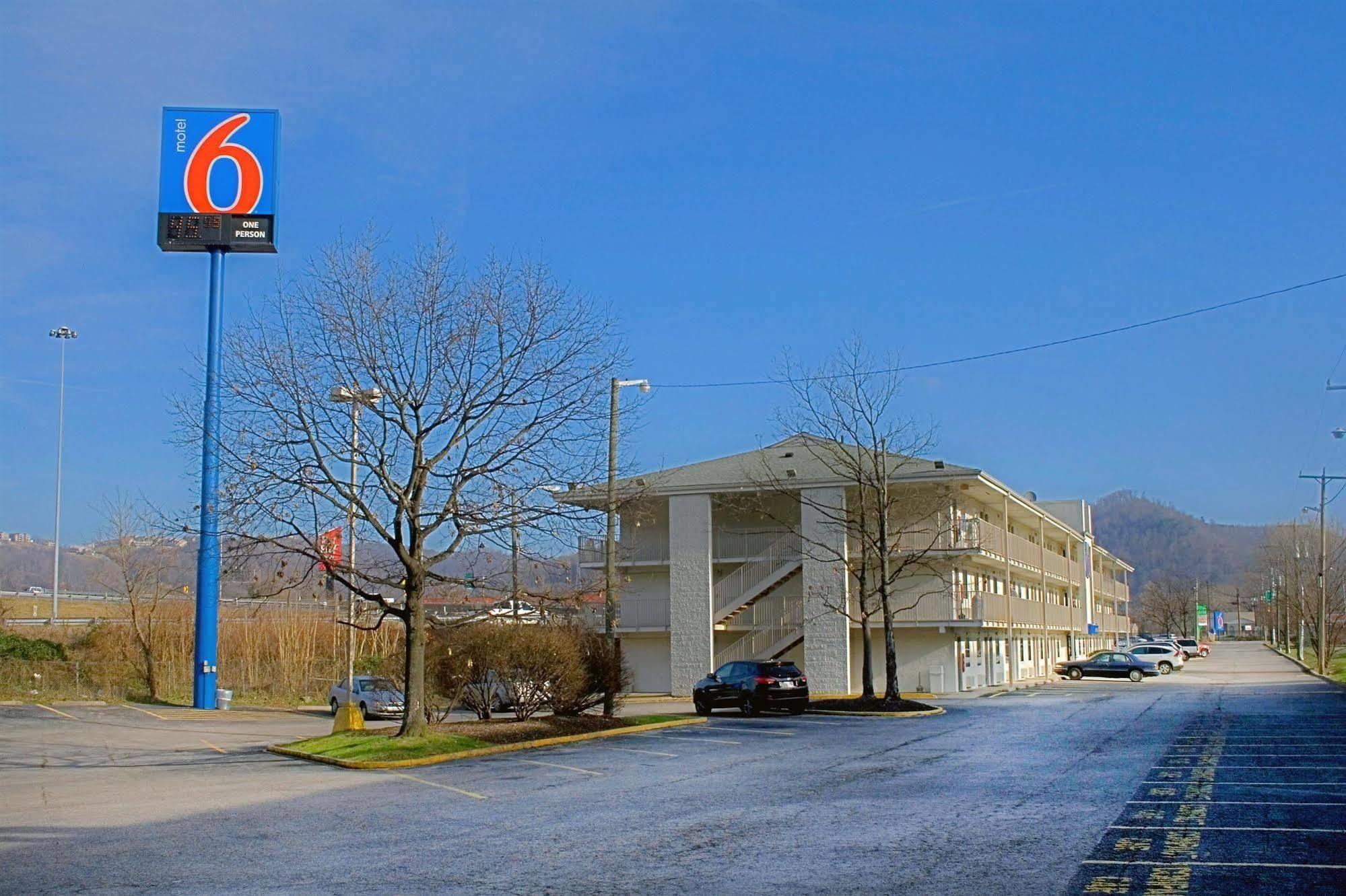 Days Inn By Wyndham Charleston Wv Exterior foto