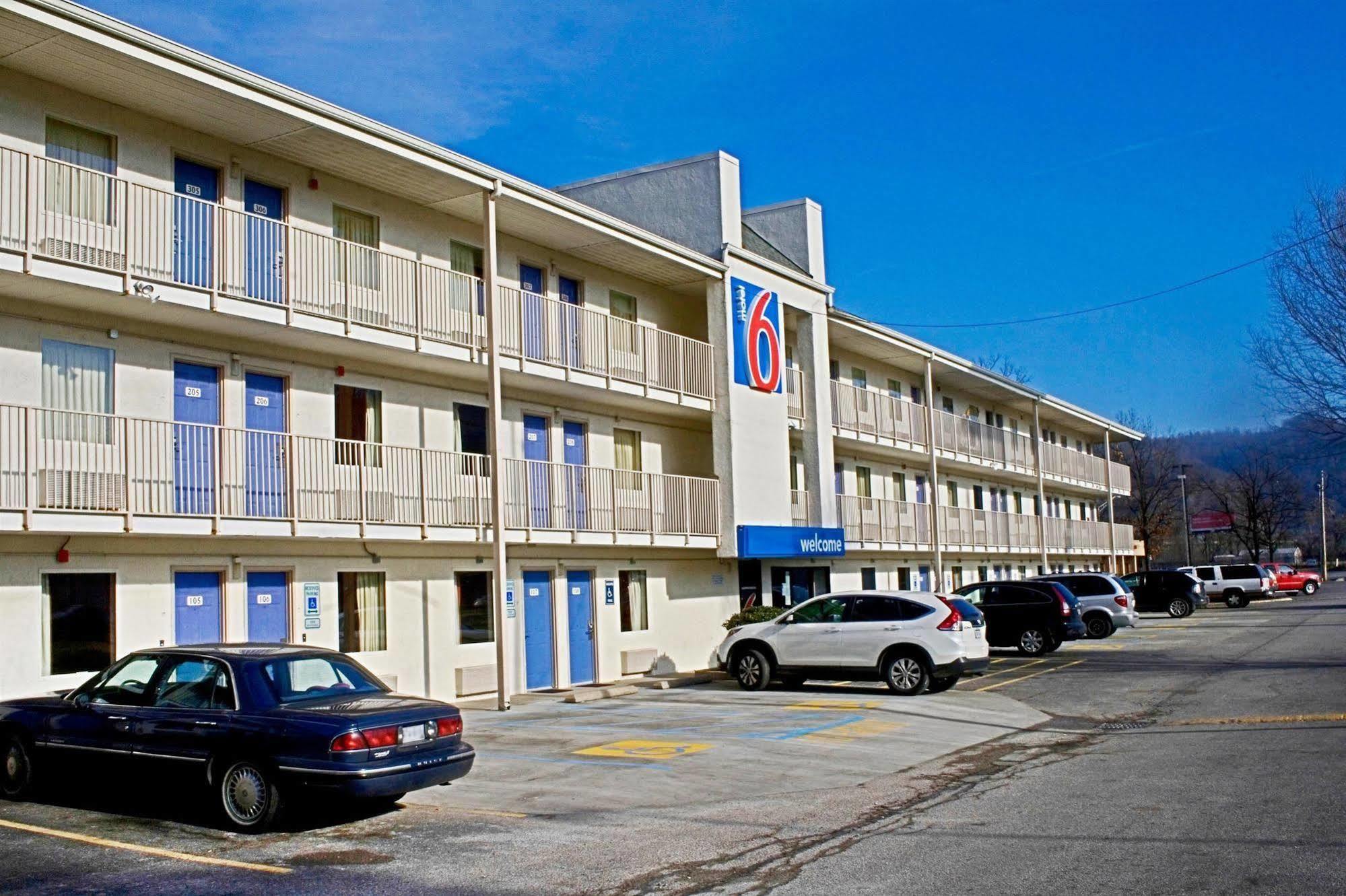 Days Inn By Wyndham Charleston Wv Exterior foto